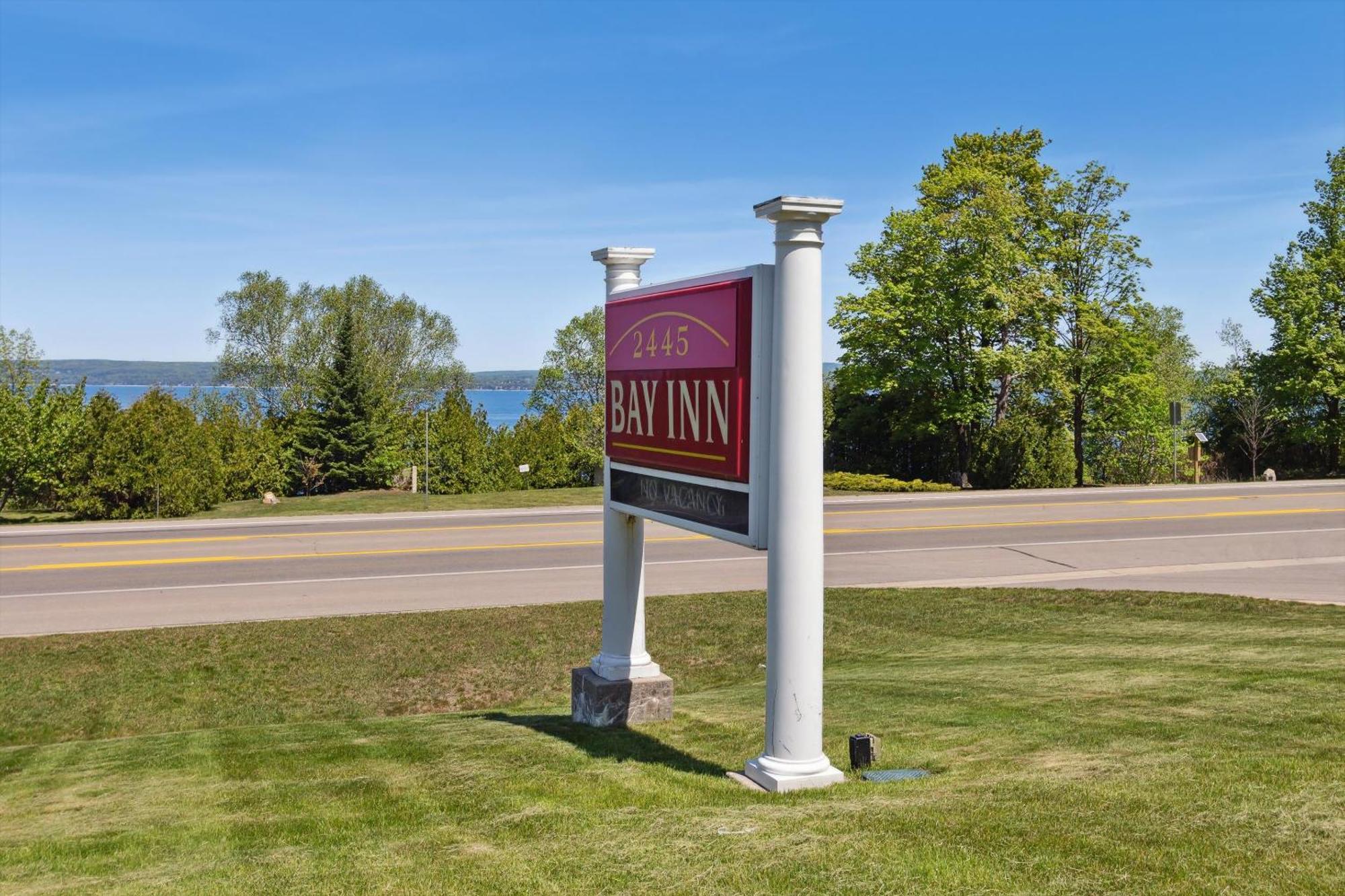 Amazing Lakeview Dedicated Workspace Remodeled Villa Petoskey Exterior photo